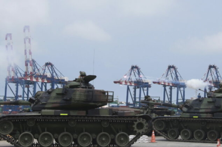 Đài Loan bắn cảnh cáo phi cơ không người lái của Trung Quốc