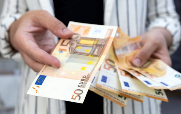 Ngân hàng Trung ương Âu Châu: tiền mặt ‘không phù hợp’ cho nền kinh tế kỹ thuật số
