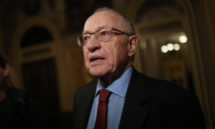 Giáo sư Dershowitz: Hành động đột kích vào nhà cựu TT Trump là  ‘không chính đáng’