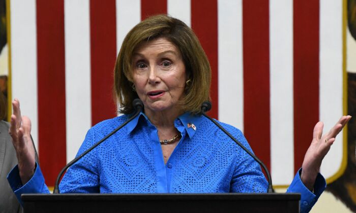 Chủ tịch Hạ viện Nancy Pelosi: ‘Chúng tôi sẽ không cho phép Trung Quốc cô lập Đài Loan’