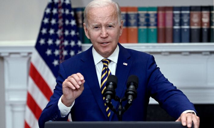 TT Biden đối mặt chỉ trích từ các nhà lập pháp lưỡng đảng về kế hoạch xóa nợ sinh viên