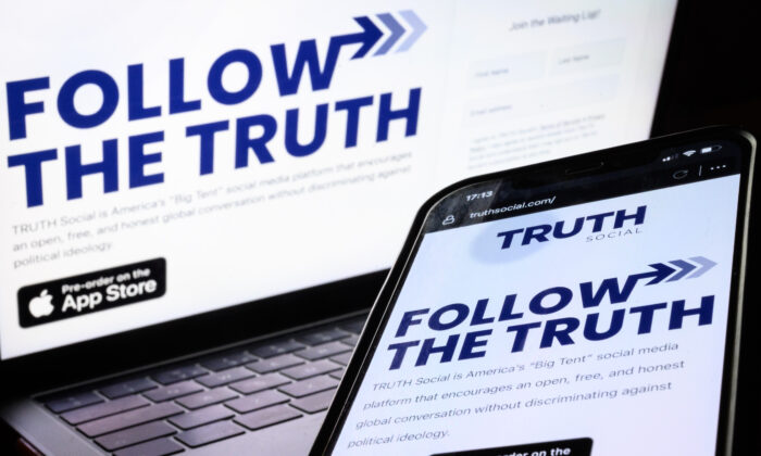 Truth Social của cựu TT Trump tăng 550% lượt tải xuống sau cuộc đột kích của FBI