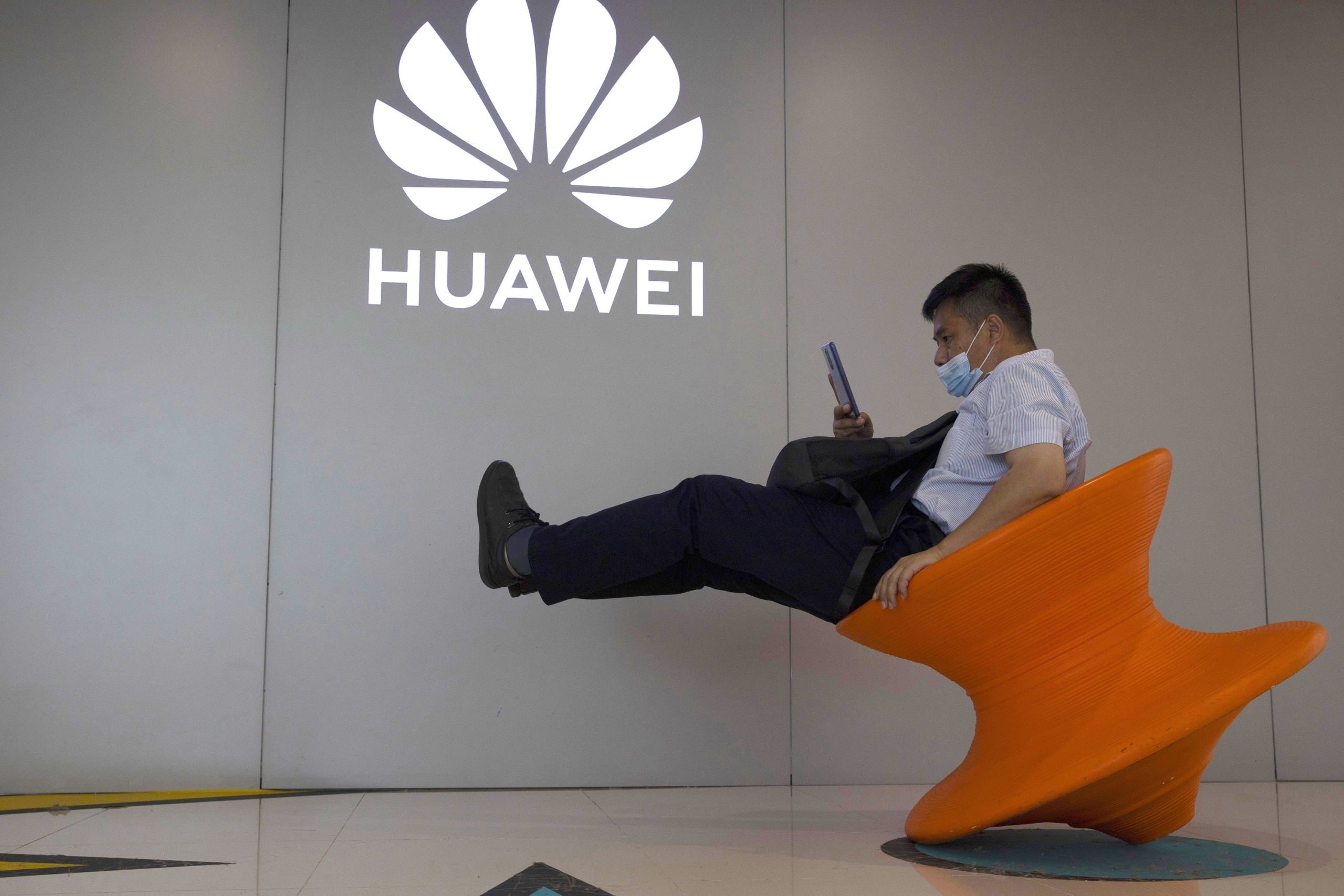 CEO Huawei kêu gọi công ty duy trì dòng tiền để ‘sinh tồn’ trong thời kỳ kinh tế khó khăn