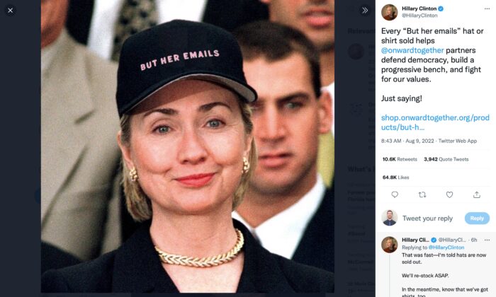 Bà Hillary Clinton gây quỹ với những món hàng có dòng chữ ‘But Her Emails’ sau khi FBI đột kích nhà cựu TT Trump