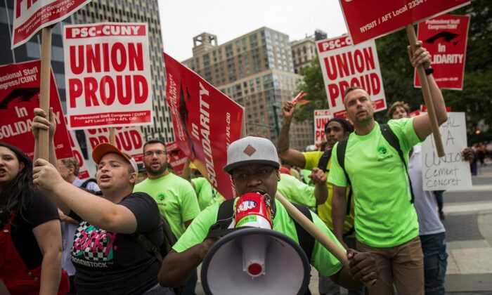 ‘Tham dự quá mức vào chính trị’ khiến nhiều người lao động rời khỏi các nghiệp đoàn lớn nhất Hoa Kỳ