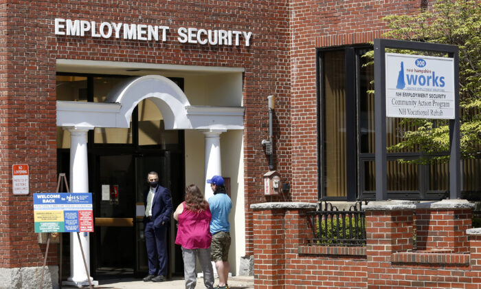 Đơn xin trợ cấp thất nghiệp tăng lên mức cao nhất trong 9 tháng