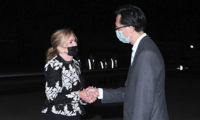 Thượng nghị sĩ Hoa Kỳ thăm Đài Loan bất chấp cơn thịnh nộ của ĐCSTQ