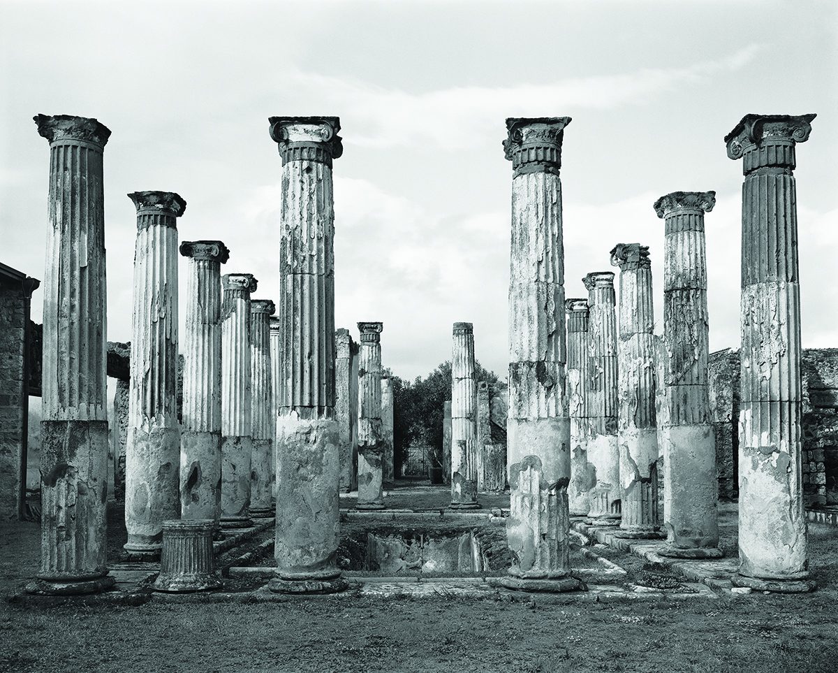 Di chỉ Pompeii xuyên thời gian qua bộ ảnh trắng đen của nhiếp ảnh gia William Wylie