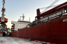 Thêm hai tàu ngũ cốc khởi hành từ Ukraine khi cảng thứ ba mở cửa