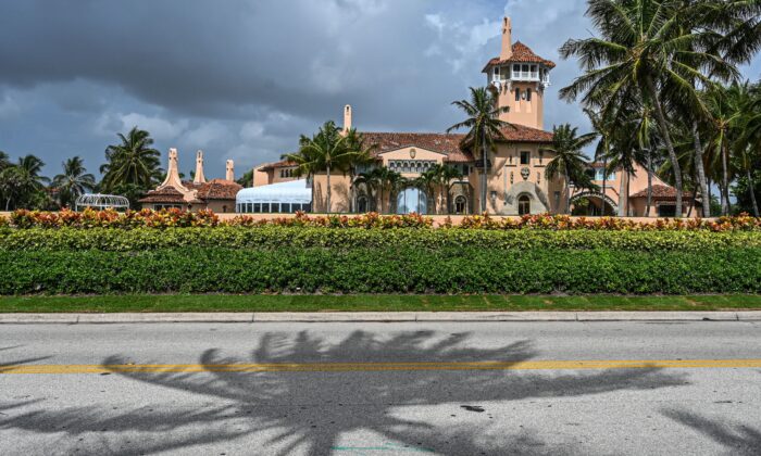 Vụ đột kích Mar-a-Lago: DOJ và Đảng Dân Chủ mạo hiểm gây ra nội chiến để cứu vãn sự nghiệp