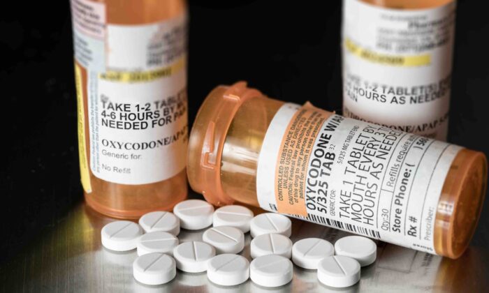 Tỷ lệ kê đơn opioid đang suy giảm tại Hoa Kỳ 