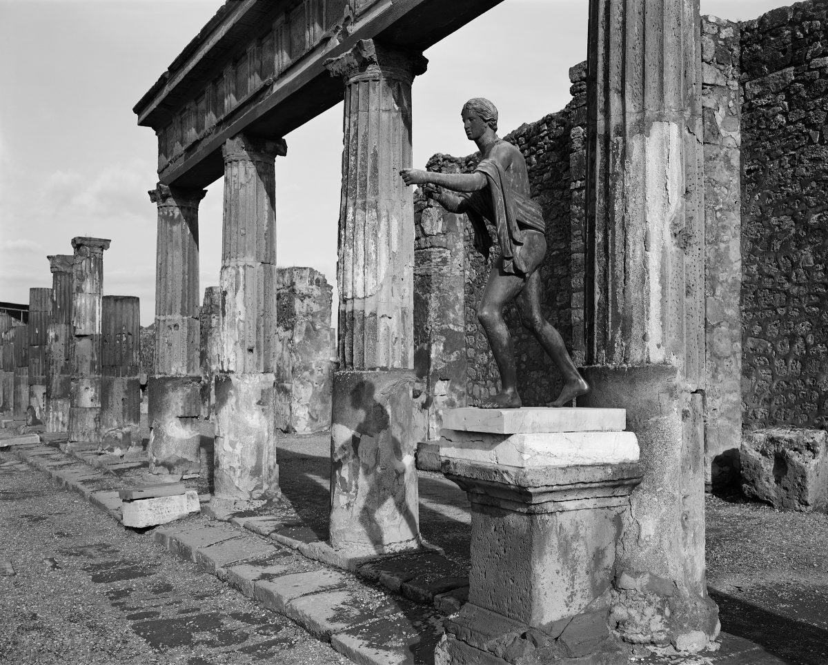 Di chỉ Pompeii xuyên thời gian qua bộ ảnh trắng đen của nhiếp ảnh gia William Wylie