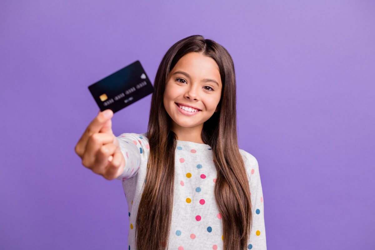 Thẻ ghi nợ dành cho trẻ em có thể dạy cho trẻ ý thức tốt về tài chính