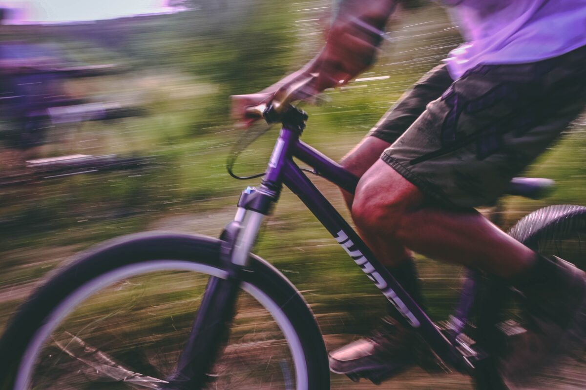 Bạn bị đau gối khi đạp xe: Nguyên nhân và cách khắc phục 