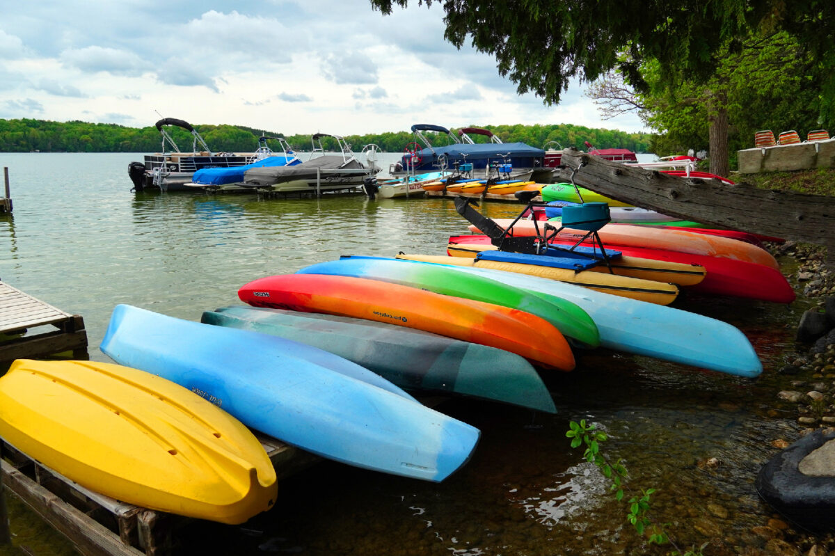 Những bất ngờ thú vị khi du lịch Hồ Elkhart tiểu bang Wisconsin