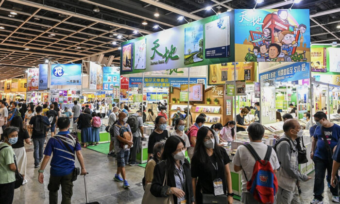 Hội chợ sách Hồng Kông quảng bá tư tưởng của Tập Cận Bình và Mao Trạch Đông