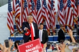 Sức mạnh bảo chứng của cựu TT Trump: Huyền thoại hay phép thuật?