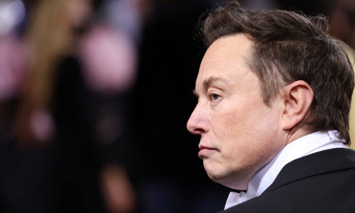 Tỷ phú Elon Musk tranh luận về lạm phát khi Fed dự kiến sẽ đưa ra một đợt tăng lãi suất khác