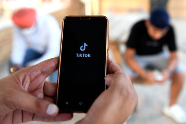 Giám đốc TikTok từ chối chặn dòng dữ liệu của người Mỹ chảy về Trung Quốc