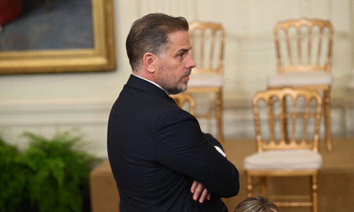 Thư điện tử: Ông Hunter Biden cho biết sẽ ‘hân hạnh’ giới thiệu các đối tác kinh doanh với quan chức hàng đầu Trung Quốc