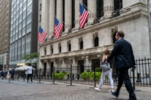 Các thị trường vốn đóng băng khi thị trường tiếp tục bất ổn