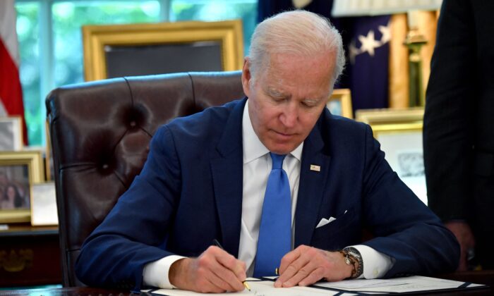 Chính phủ TT Biden cung cấp thêm 1.1 tỷ USD viện trợ quân sự cho Ukraine