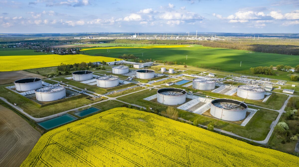 Đức nắm quyền kiểm soát các nhà máy lọc dầu do Nga sở hữu