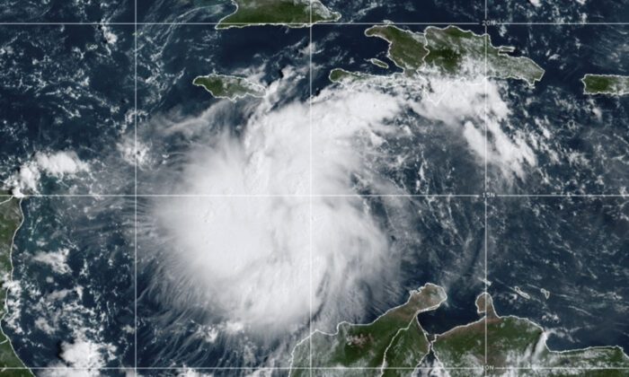 TT Biden ban bố tình trạng khẩn cấp ở Florida khi bão Ian dự kiến sẽ mạnh lên thành siêu bão