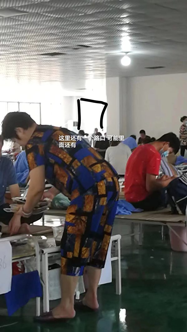 Trung Quốc: Bệnh viện dã chiến ở thành phố Quý Khê giống ‘trại tập trung’
