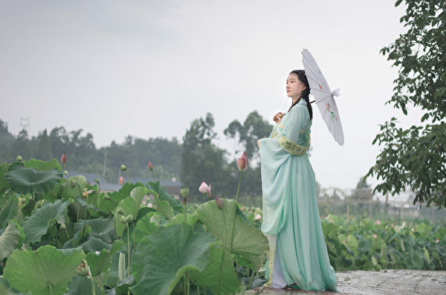 Một bản nhạc tuyệt vời tái hiện khí chất thanh lịch của người phụ nữ 