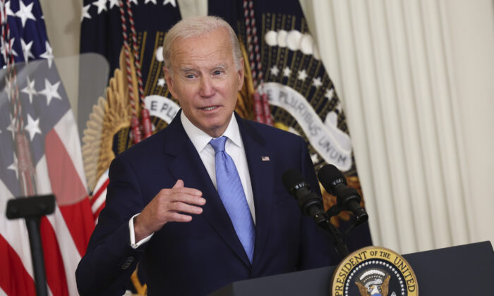Nhận thức ‘kỳ lạ’ của TT Biden về cách giá cả hoạt động: ‘Tòa Bạch Ốc hiện đang đo lạm phát bằng inch’