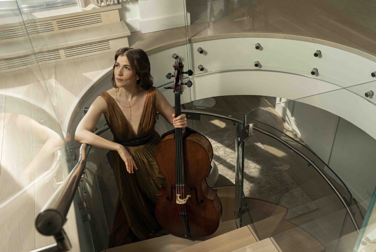 Nghệ sĩ cello Inbal Segev: Một thế giới âm thanh tươi đẹp