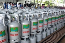 Tin Việt Nam sáng 01/10: Giá gas tiếp tục giảm sâu; đập tràn ngăn chia Biển Hồ ở Gia Lai bị vỡ