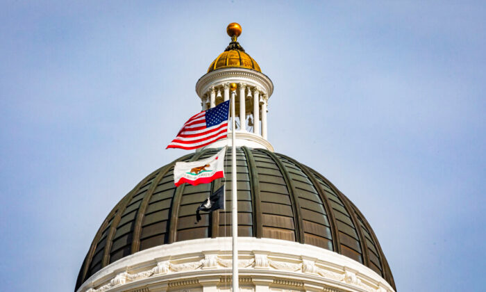 Thống đốc Newsom ký ban hành luật đưa California trở thành tiểu bang trú ẩn cho người chuyển giới
