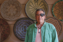 Một nghệ sĩ nghiện ngập hồi sinh sau khi nhận được thông điệp từ ba vị thiên thần 