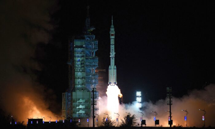 Trung Quốc, Nga có thể khai trận ‘Trân Châu Cảng Không Gian’ trên các vệ tinh cũ kỹ của Hoa Kỳ