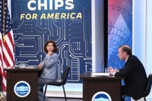 Các chuyên gia: Lệnh cấm vi mạch bán dẫn mới thúc đẩy Hoa Kỳ tách khỏi Trung Quốc