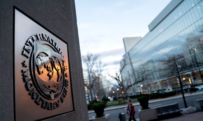 IMF hạ mức dự báo tăng trưởng toàn cầu cho năm 2023, cảnh báo suy thoái toàn cầu