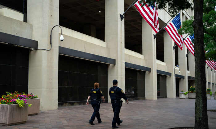 Đã xác định được nhóm FBI tham gia kiểm duyệt câu chuyện máy điện toán xách tay của ông Hunter Biden