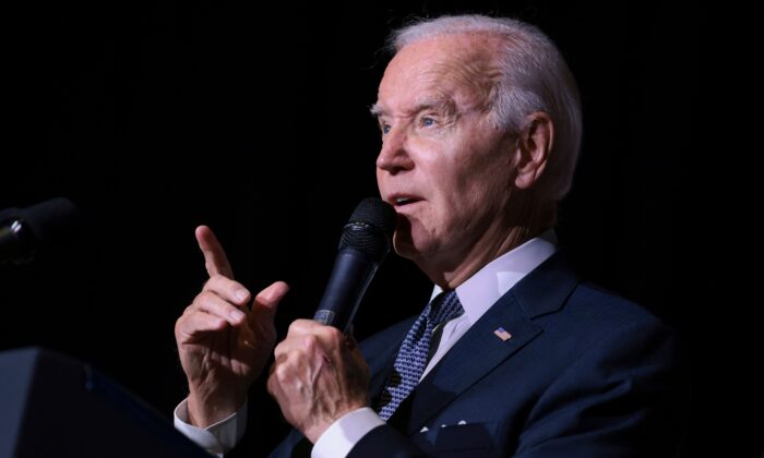 Hoa Kỳ: Thâm hụt liên bang hàng tháng tăng 562% do hạch toán thêm chi phí xóa nợ sinh viên của TT Biden