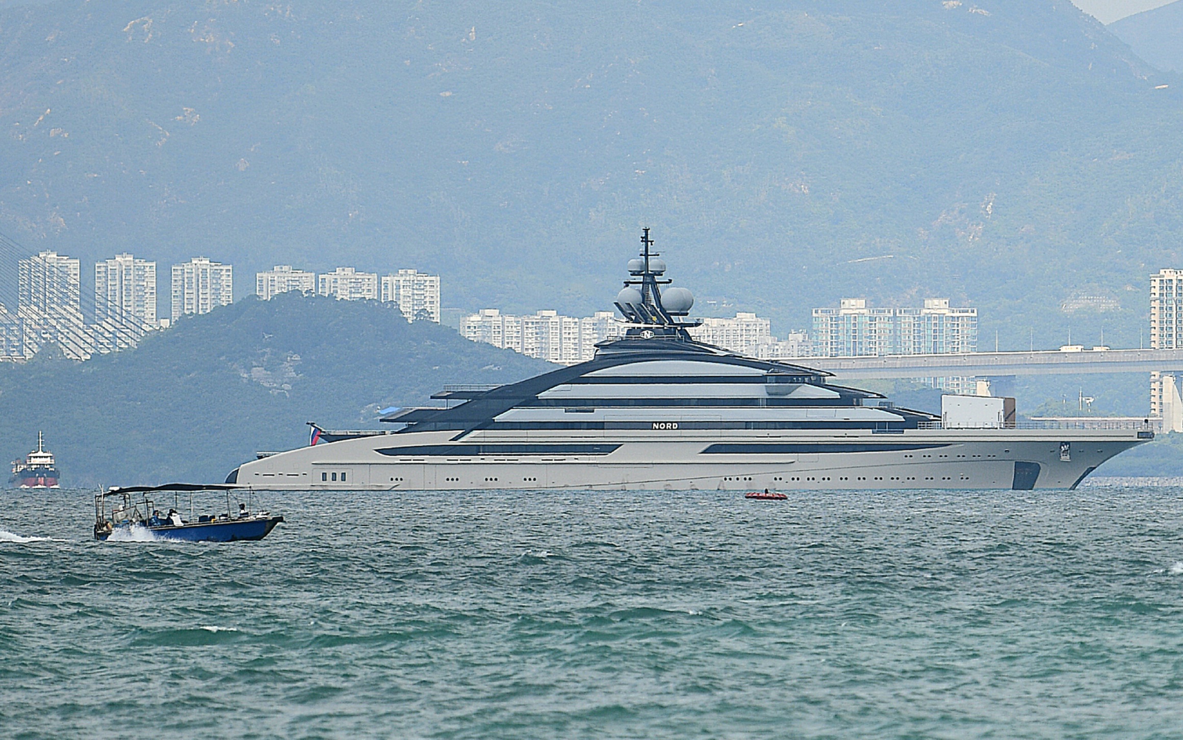 Mỹ cảnh báo siêu du thuyền của nhà tài phiệt Nga bị trừng phạt đang trú ẩn ở Hồng Kông