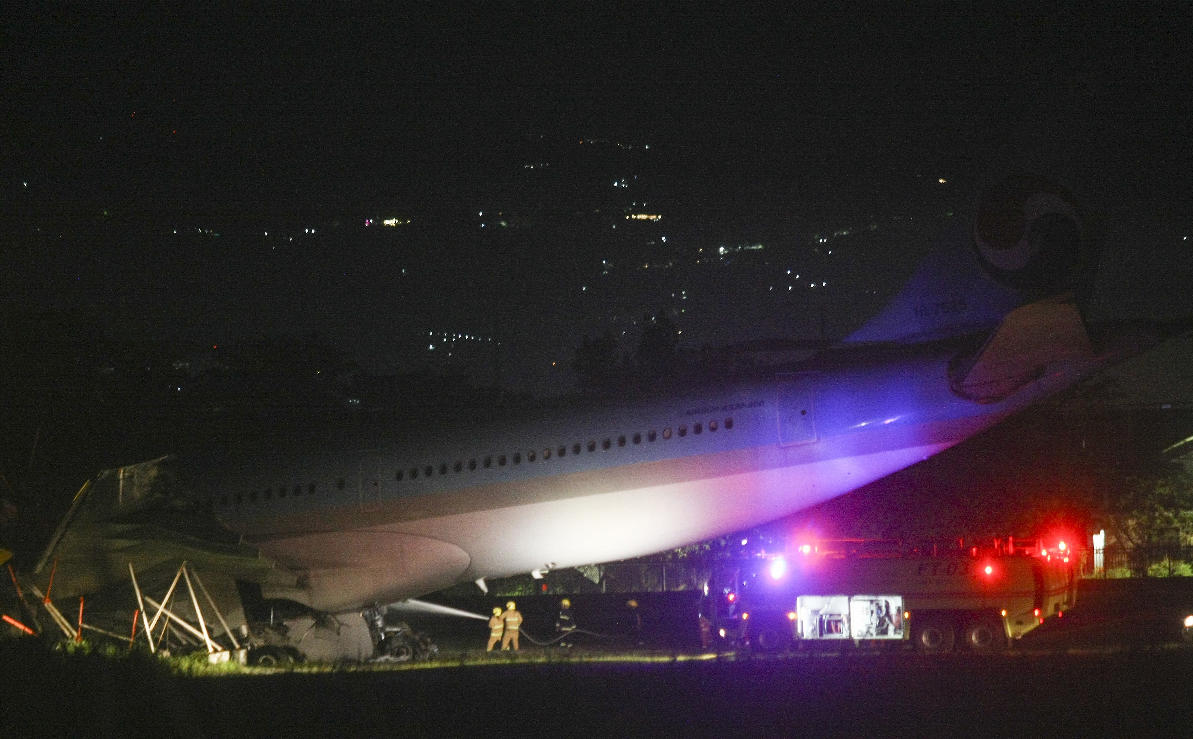 Phi cơ của hãng hàng không Korean Air trượt khỏi đường băng tại phi trường Philippine, 173 người vẫn an toàn
