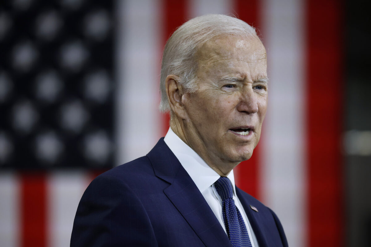 TT Biden hứa cung cấp cho Ukraine hệ thống phòng không tân tiến sau đợt tấn công hỏa tiễn của Nga