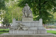 Nhà soạn nhạc Brahms đi ngược lại xu hướng của thời đại