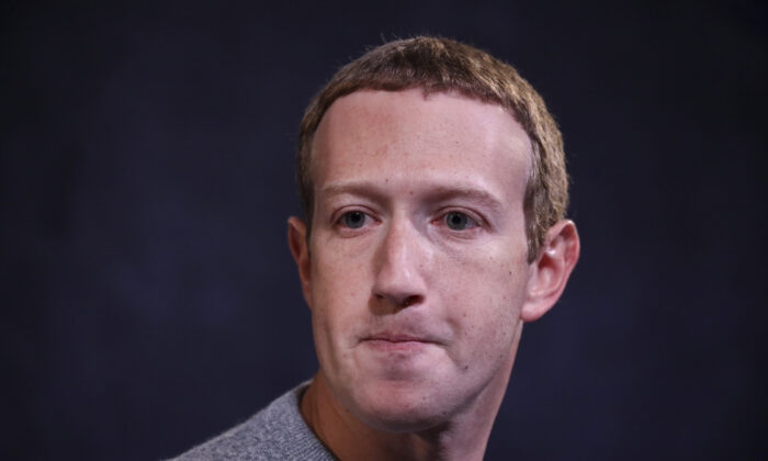 Ông Mark Zuckerberg của Facebook thừa nhận đã bỏ lỡ một sự thay đổi lớn trong mạng xã hội