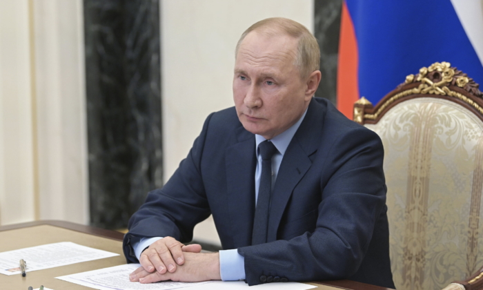 Điện Kremlin, Tòa Bạch Ốc từ chối bình luận sau báo cáo về ‘các cuộc điện đàm bí mật’