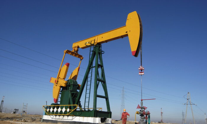 Giá dầu thô giảm khi lo ngại về căng thẳng địa chính trị và nhu cầu của Trung Quốc giảm
