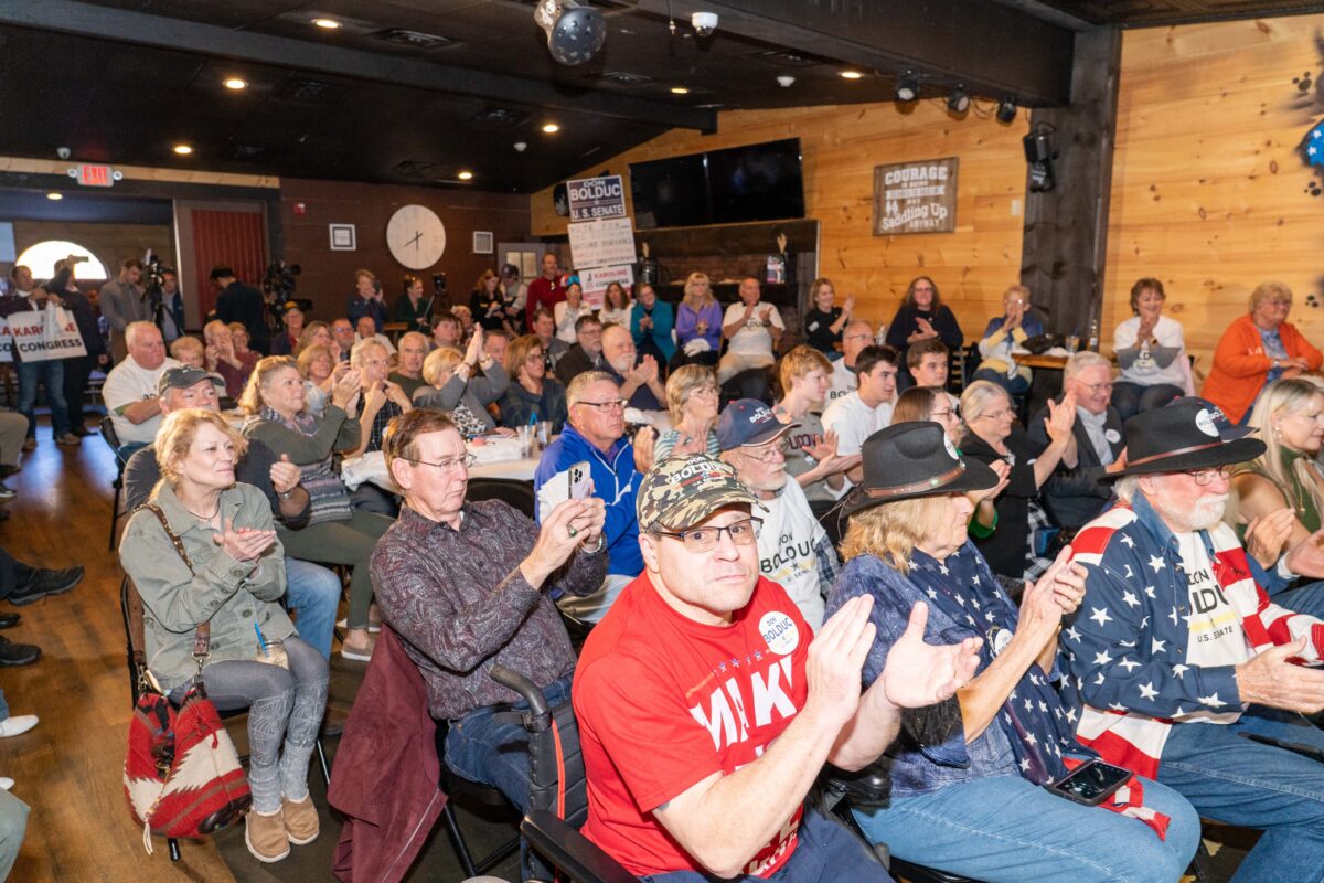 Tại Saddle Up Saloon, Kingston, New Hampshire hôm 03/11/2022. (Ảnh: Learner Liu/The Epoch Times)