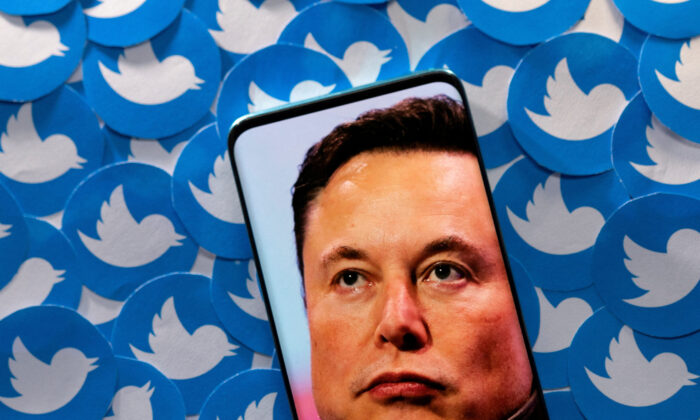 Ông Elon Musk trì hoãn việc tái kích hoạt dịch vụ Twitter Blue, bổ sung thêm dấu tích vàng và xám