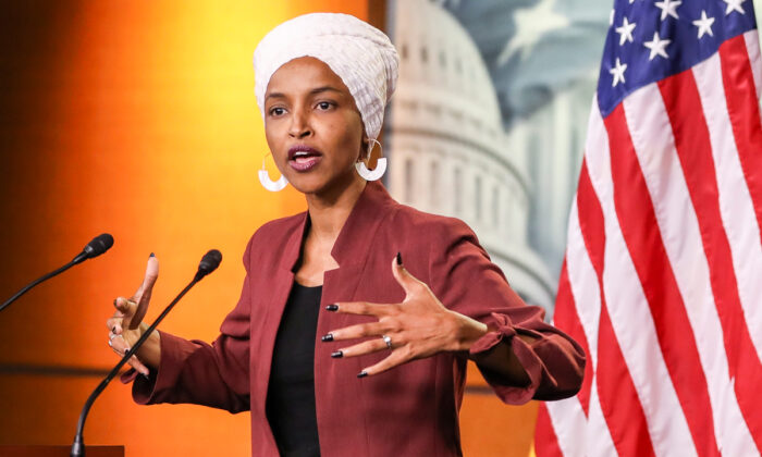 Ông Kevin McCarthy dự định loại bà Ilhan Omar khỏi Ủy ban Hạ viện vì bình luận ‘bài Do Thái’